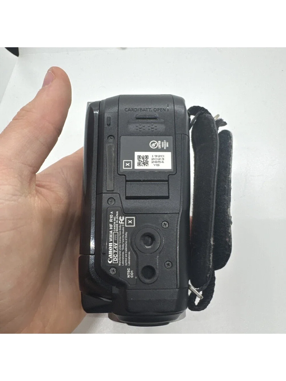 Canon Vixia HF R10 HFR10 Video Camcorder 1080p HD w/ Battery  No Charger Tested